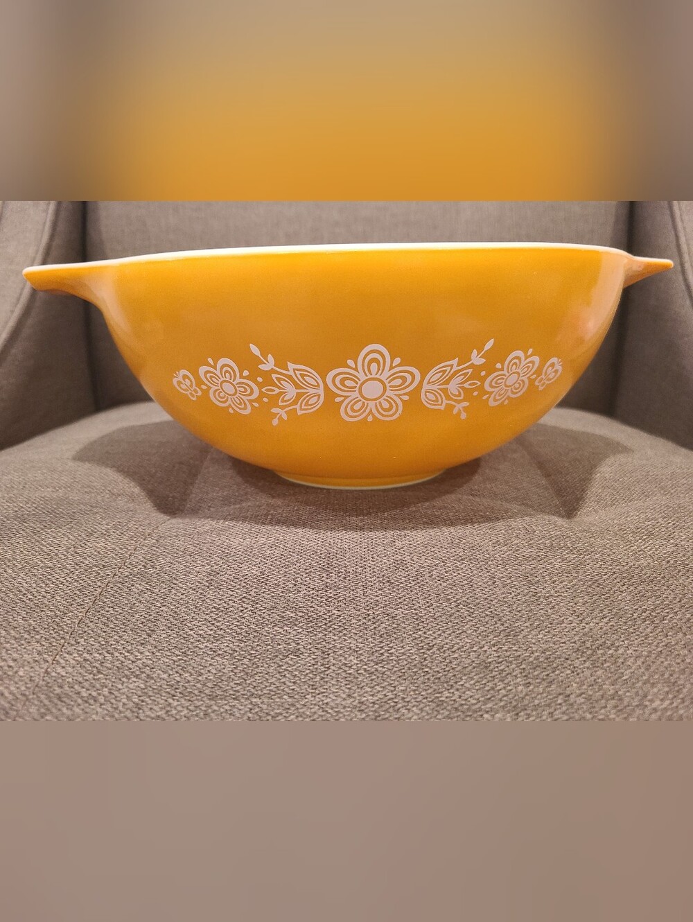 Vintage Pyrex Cinderella Mixing Bowl (Model 444) in the "Butterfly Gold" pattern